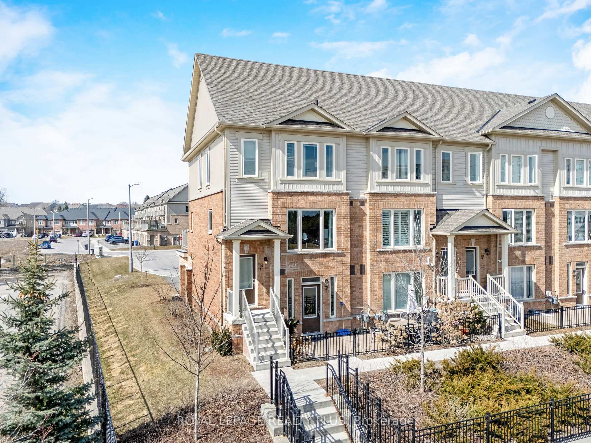 Front of Unit 1, 120 Watson Parkway N