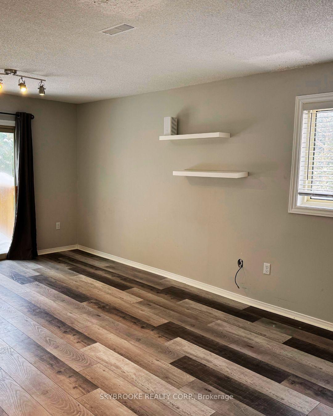 Photo 11 of 7-48 Loggers Run, Barrie, Ardagh — HOMEH