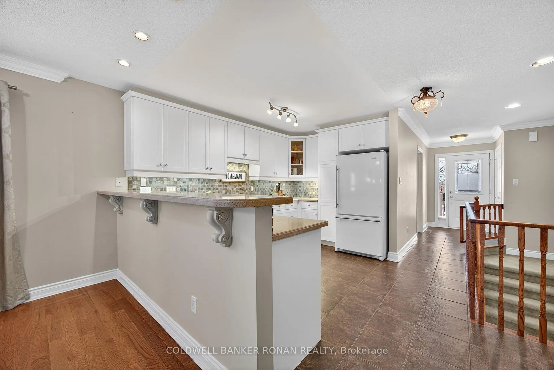 Photo 11 of Unit 21, 8 Montebello Terrace, New Tecumseth, Alliston — HOMEH