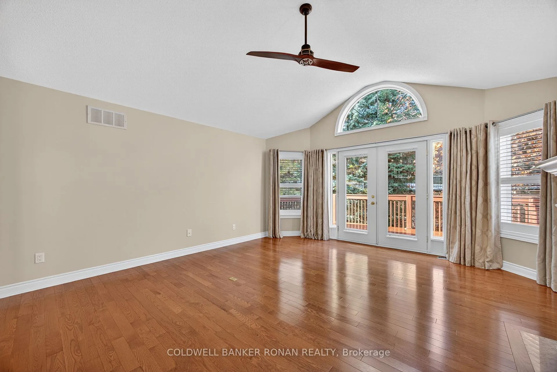 Photo 18 of Unit 21, 8 Montebello Terrace, New Tecumseth, Alliston — HOMEH