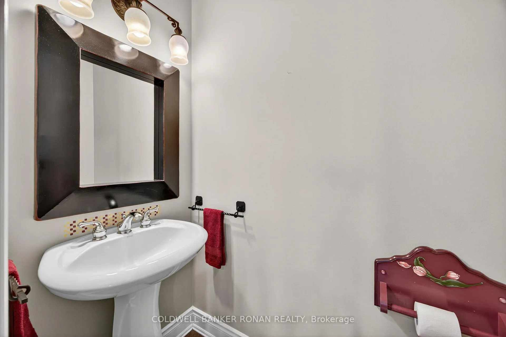 Photo 27 of Unit 21, 8 Montebello Terrace, New Tecumseth, Alliston — HOMEH