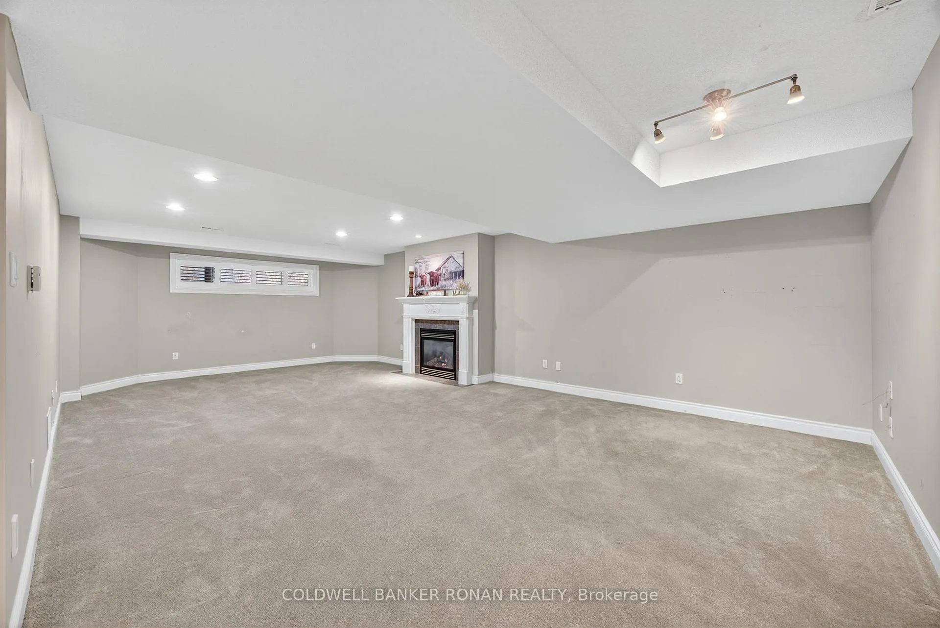 Photo 36 of Unit 21, 8 Montebello Terrace, New Tecumseth, Alliston — HOMEH