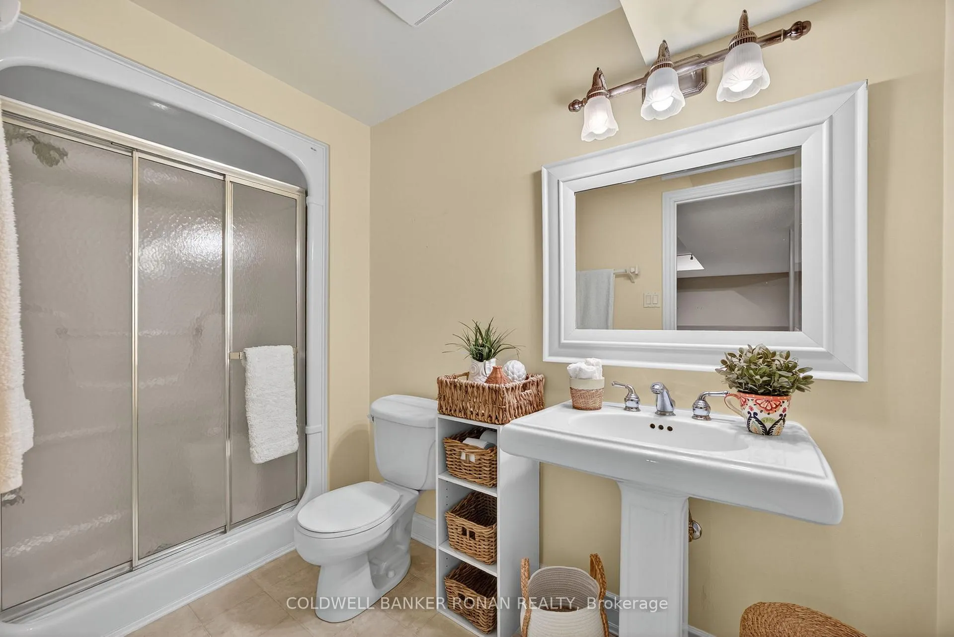 Photo 39 of Unit 21, 8 Montebello Terrace, New Tecumseth, Alliston — HOMEH