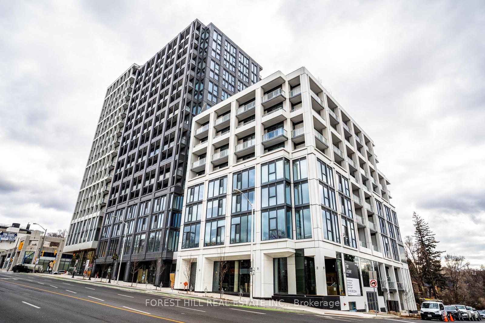 Front of Unit 1615, 2020 Bathurst Street