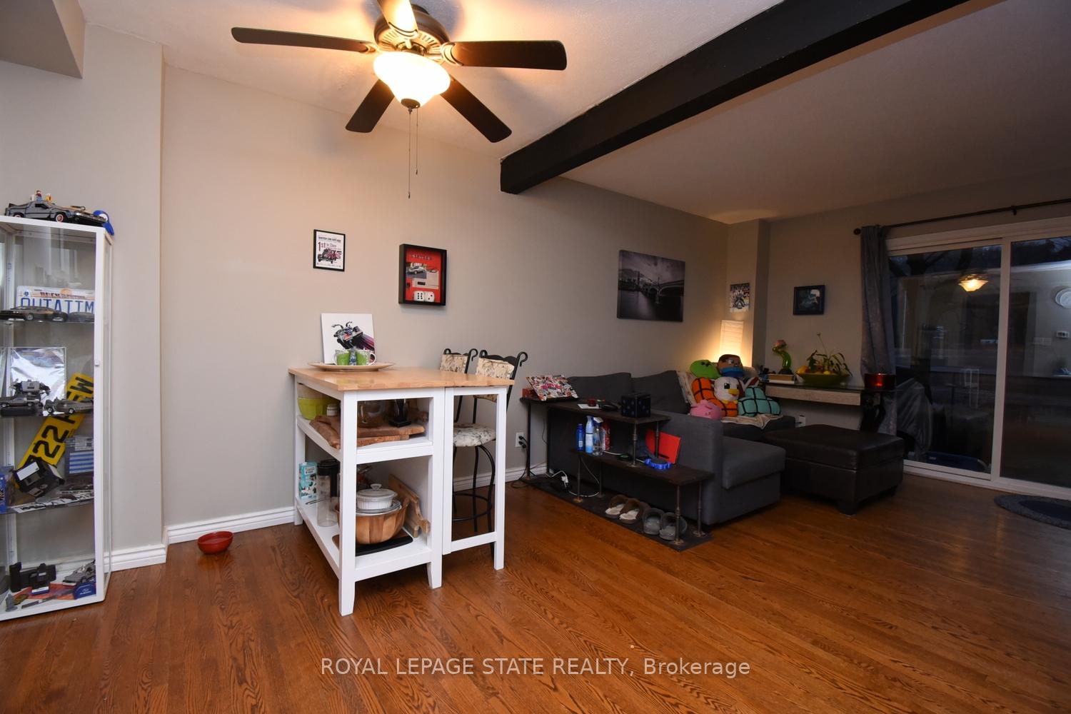 Photo 4 of Unit 27, 125 Livingston Avenue, Grimsby, Grimsby West — HOMEH