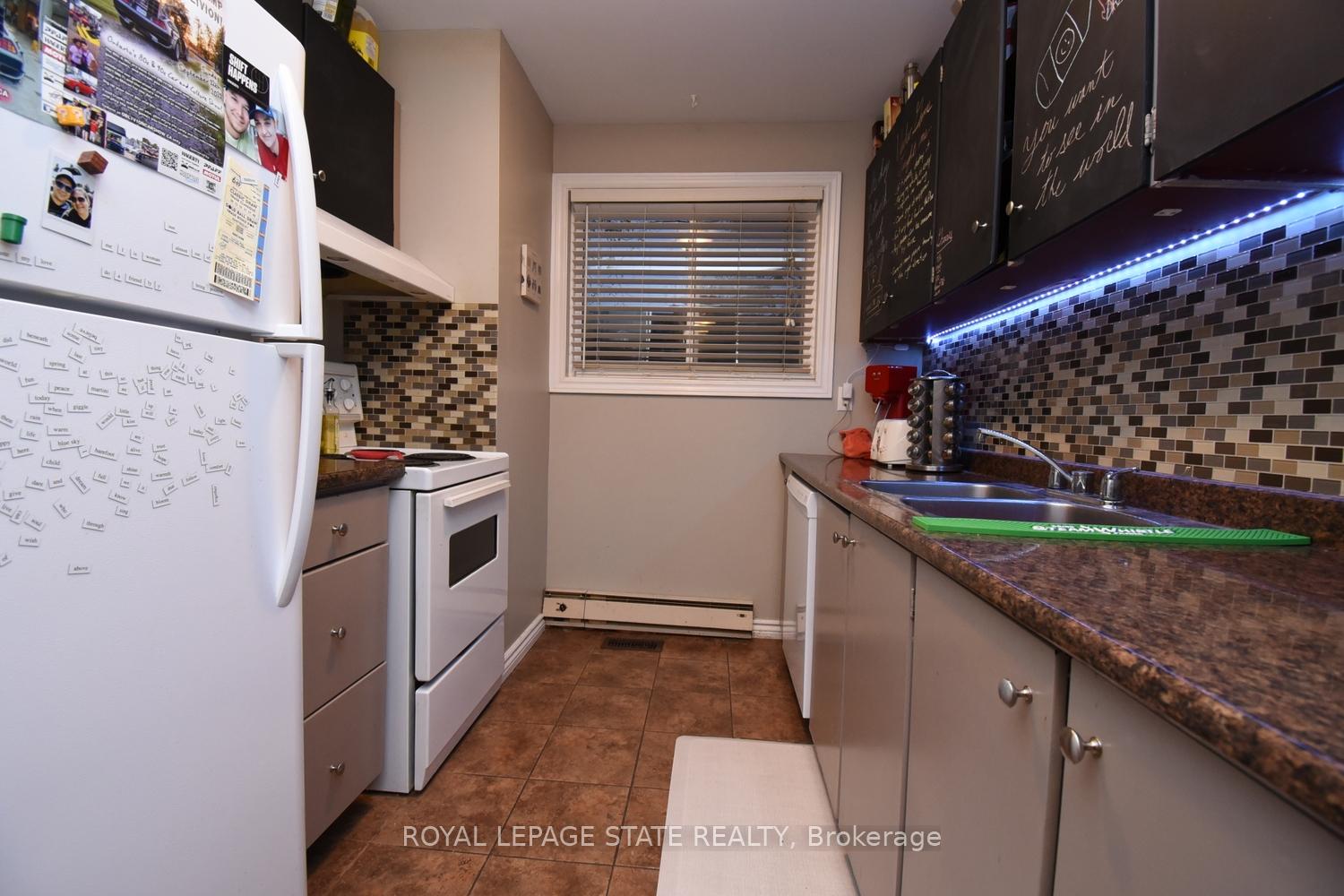 Photo 6 of Unit 27, 125 Livingston Avenue, Grimsby, Grimsby West — HOMEH
