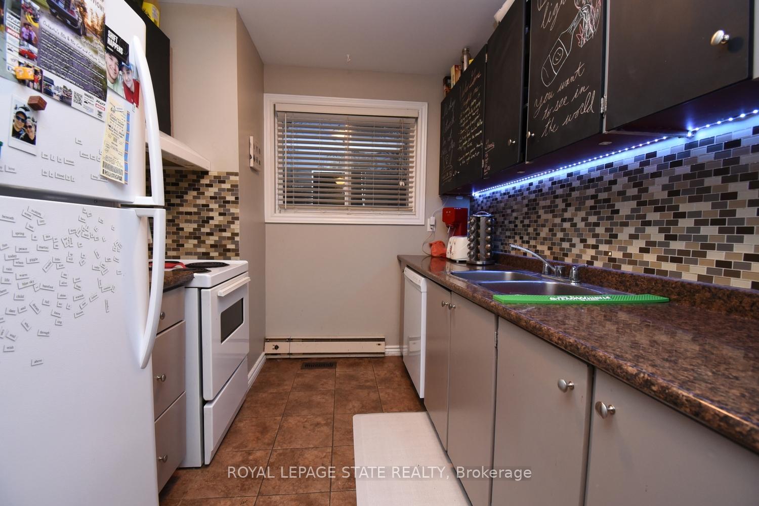 Photo 7 of Unit 27, 125 Livingston Avenue, Grimsby, Grimsby West — HOMEH