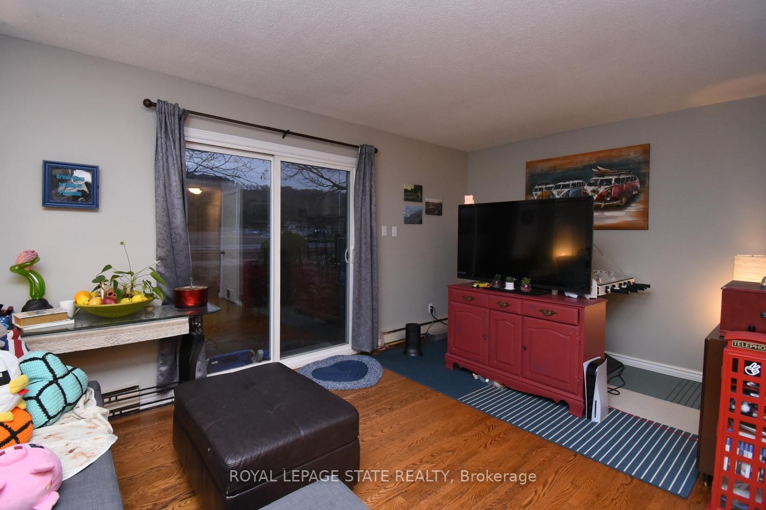 Photo 9 of Unit 27, 125 Livingston Avenue, Grimsby, Grimsby West — HOMEH