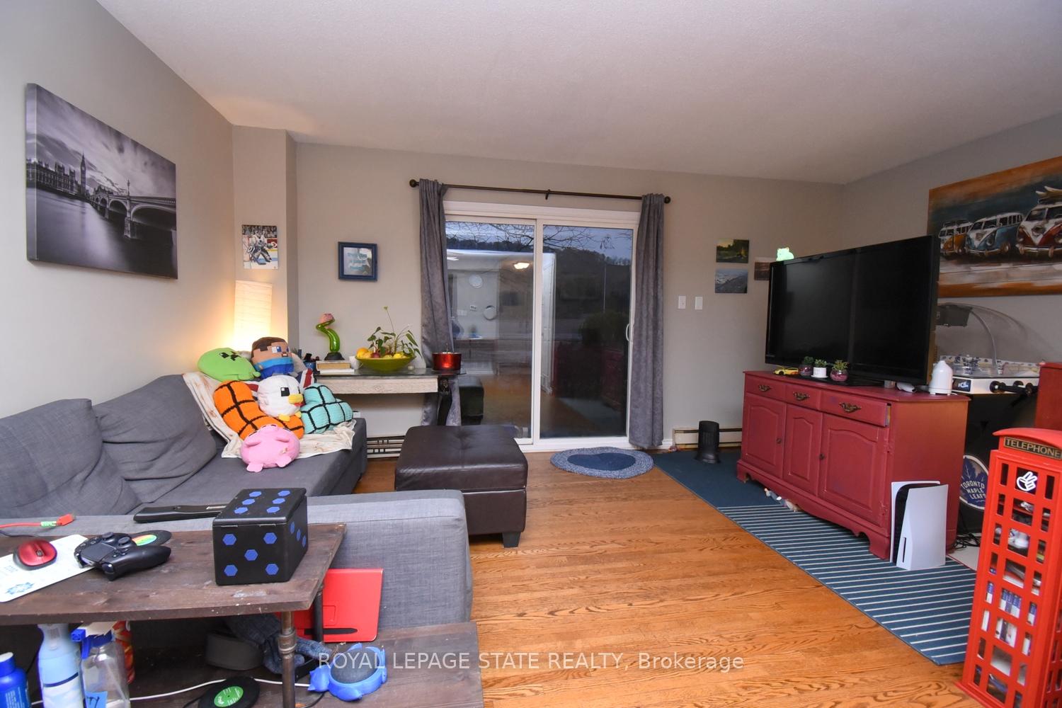 Photo 11 of Unit 27, 125 Livingston Avenue, Grimsby, Grimsby West — HOMEH
