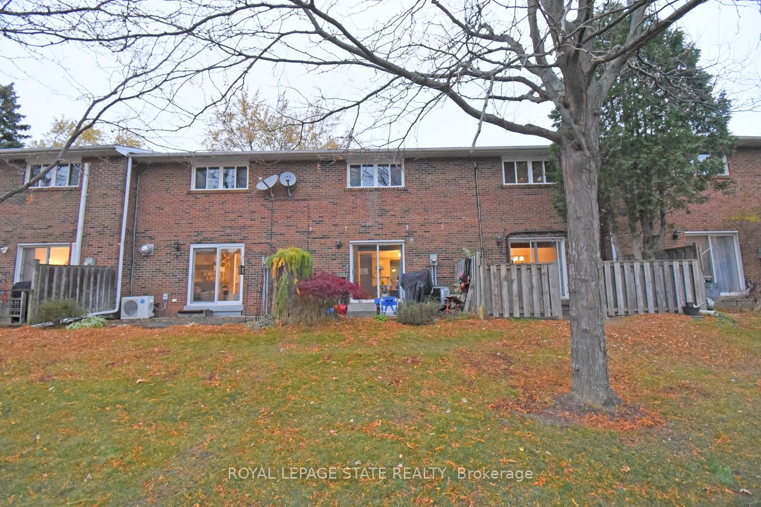 Photo 23 of Unit 27, 125 Livingston Avenue, Grimsby, Grimsby West — HOMEH
