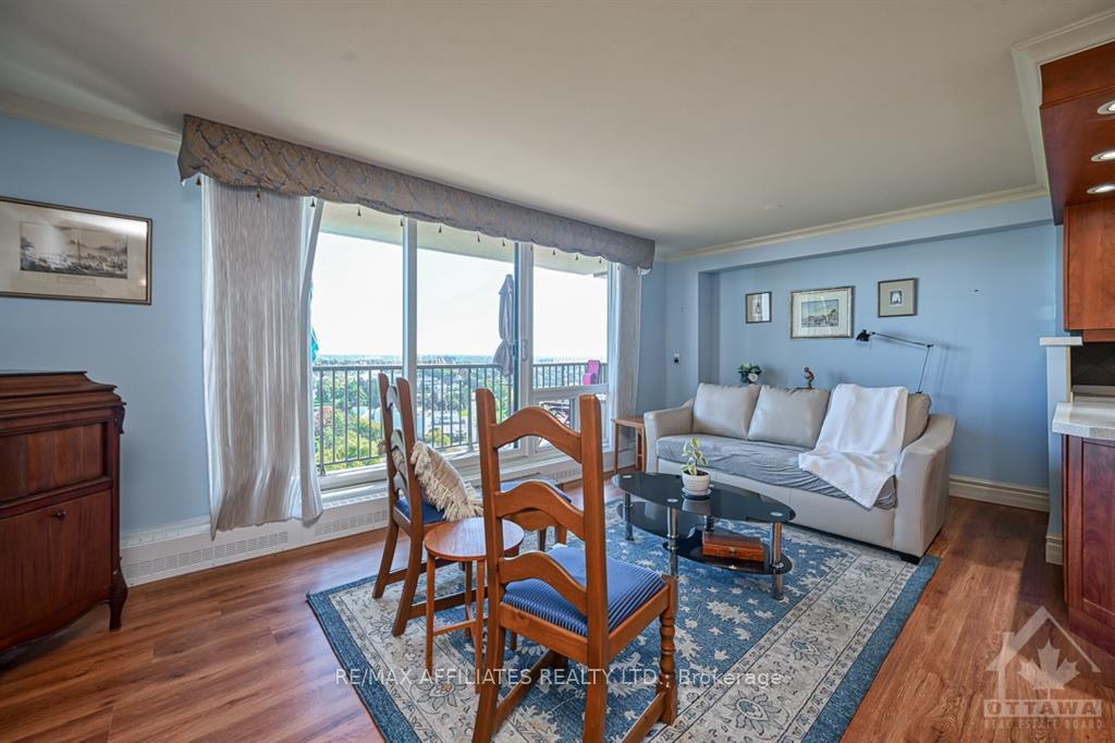 Photo 3 of Unit 1605, 665 Bathgate Drive, Ottawa, Carson Meadows — HOMEH