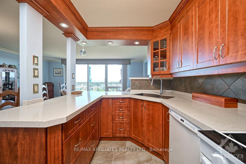 Photo 6 of Unit 1605, 665 Bathgate Drive, Ottawa, Carson Meadows — HOMEH