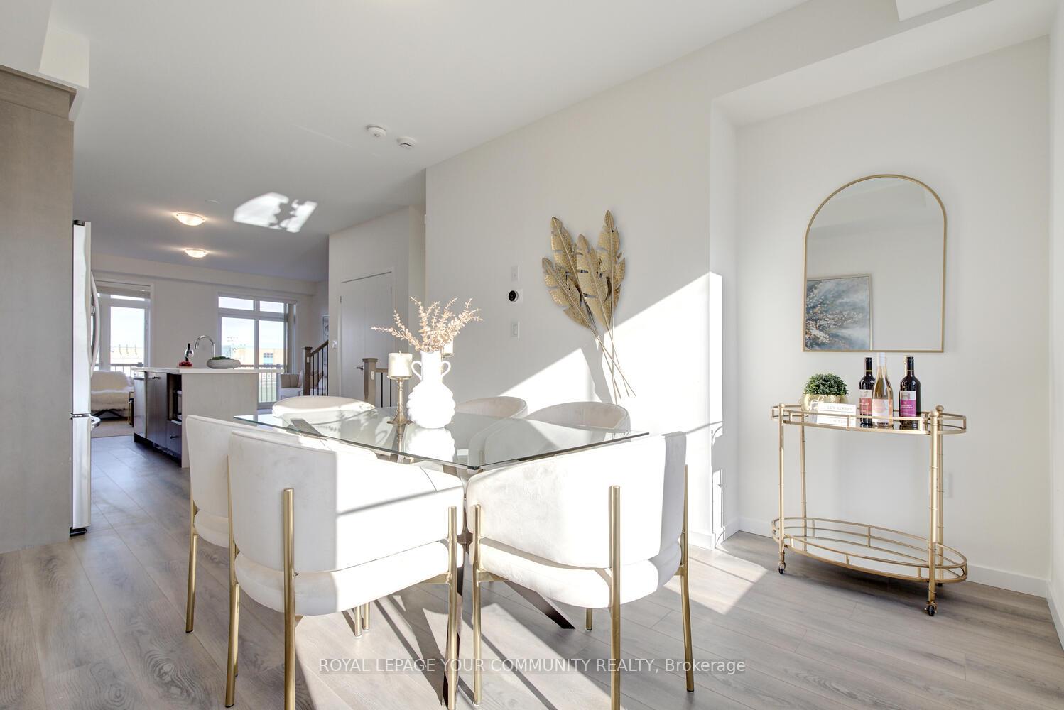 Photo 6 of 14 Seacoasts Circle, Vaughan, Maple — HOMEH