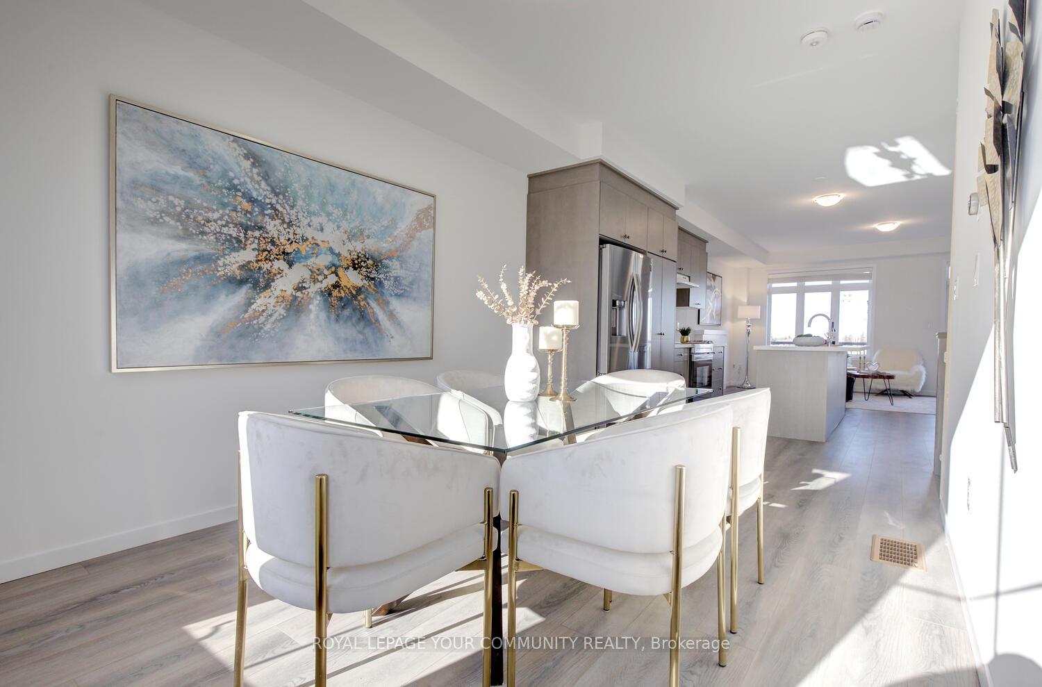 Photo 7 of 14 Seacoasts Circle, Vaughan, Maple — HOMEH