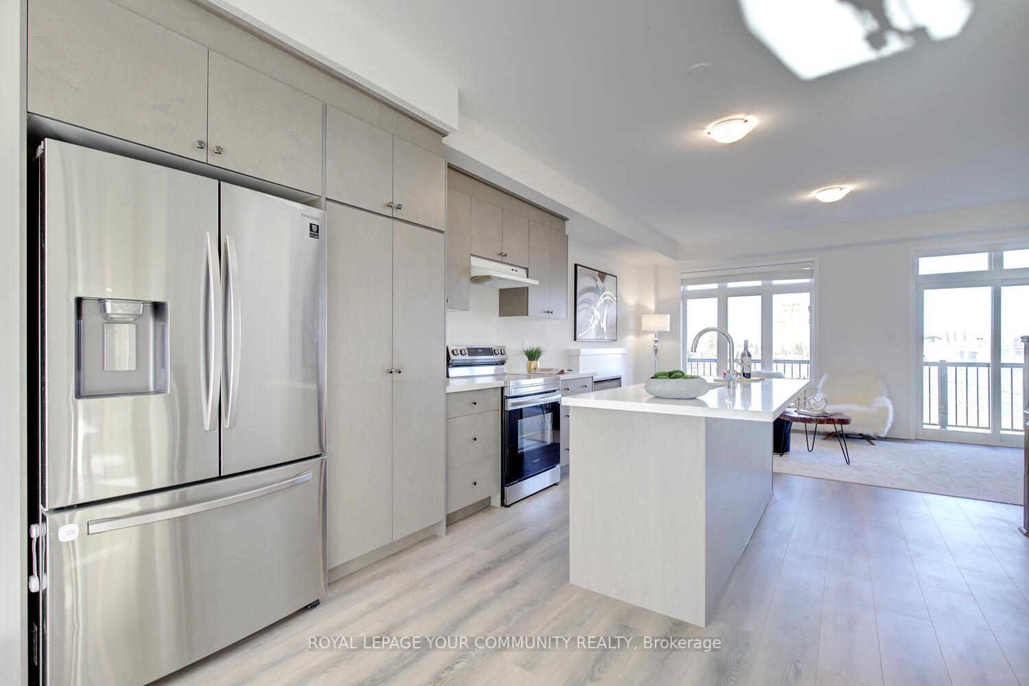 Photo 11 of 14 Seacoasts Circle, Vaughan, Maple — HOMEH