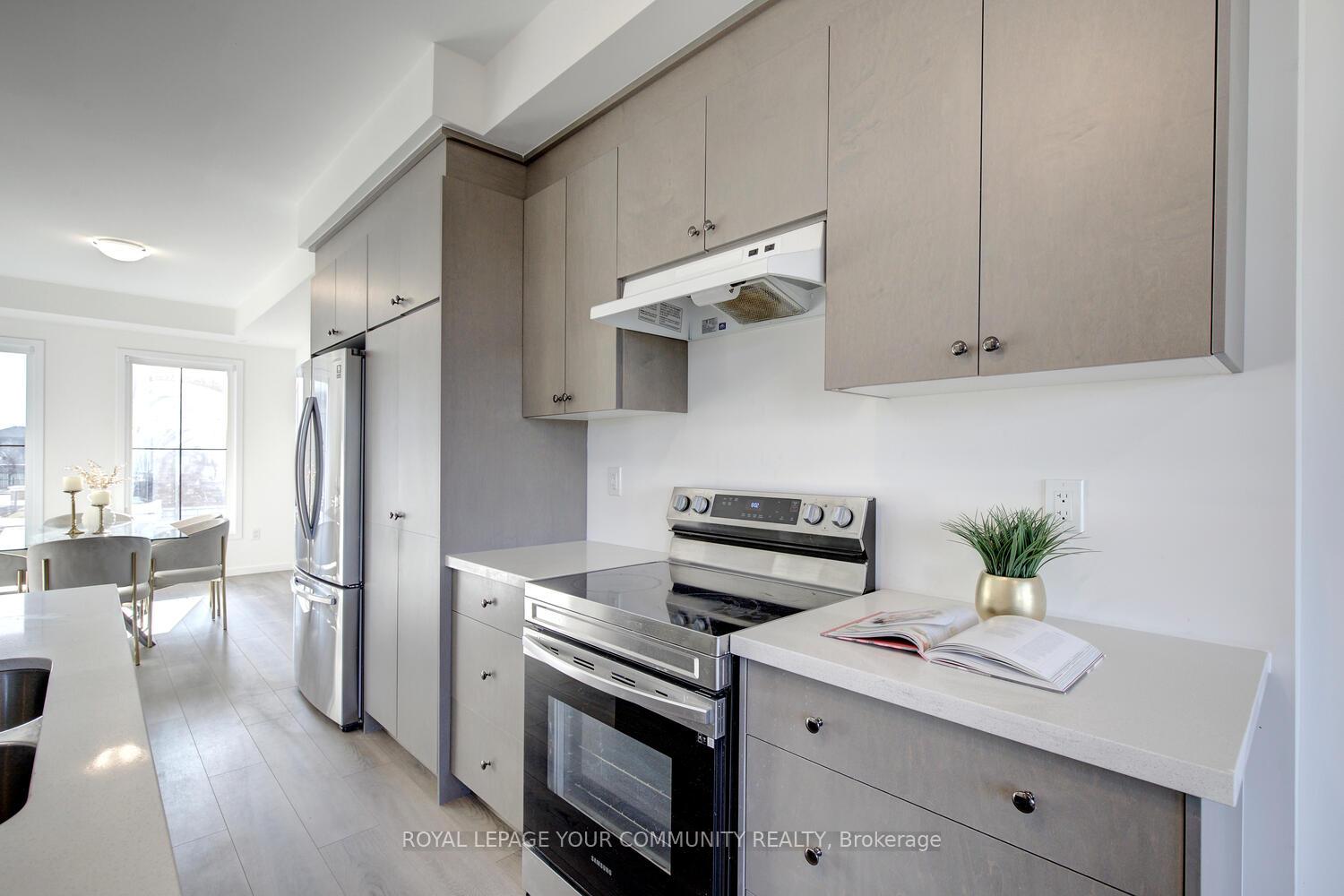 Photo 14 of 14 Seacoasts Circle, Vaughan, Maple — HOMEH