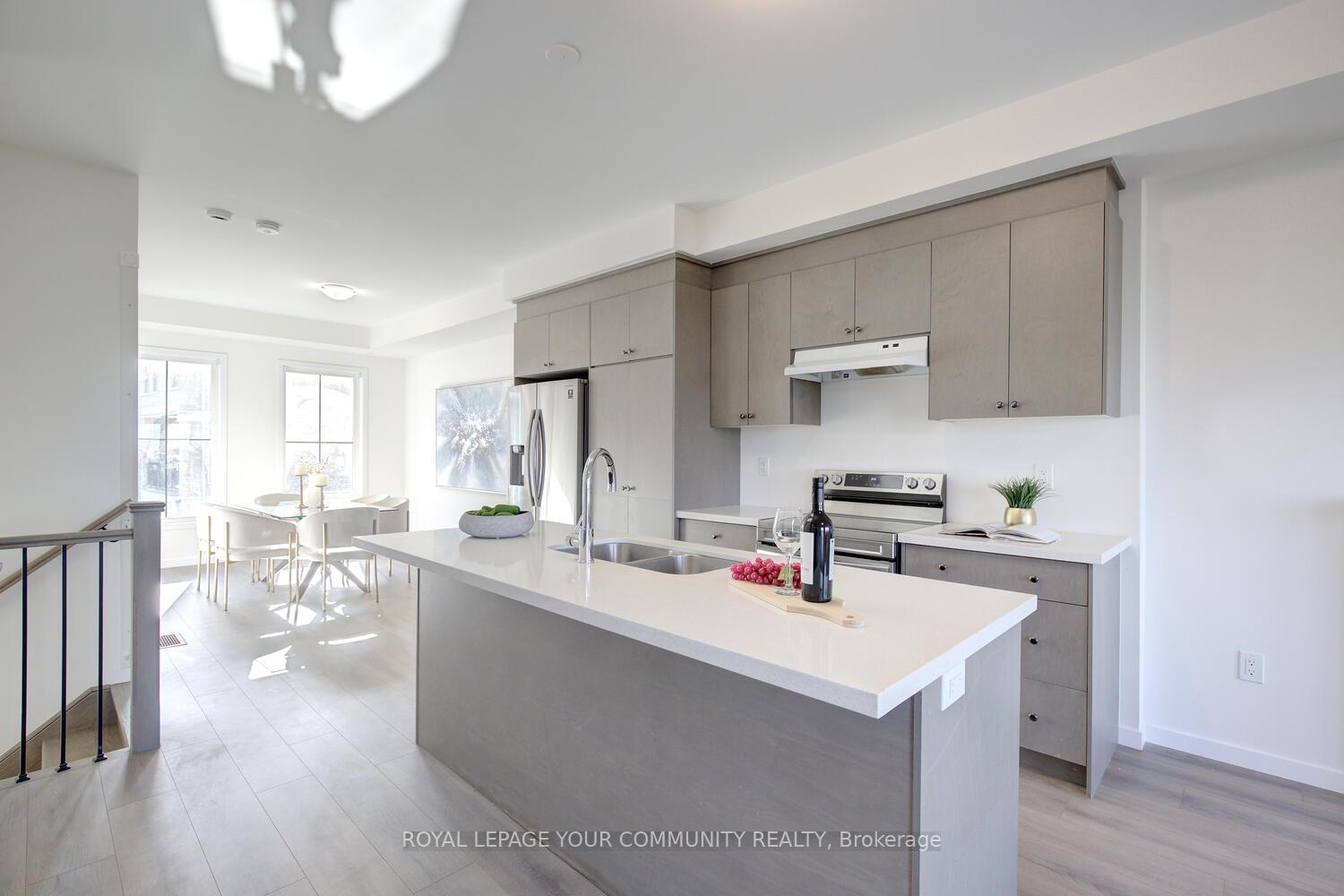 Photo 15 of 14 Seacoasts Circle, Vaughan, Maple — HOMEH