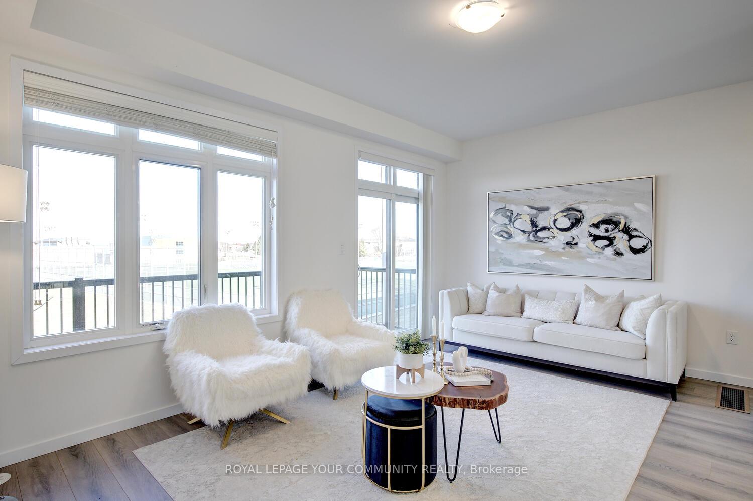 Photo 19 of 14 Seacoasts Circle, Vaughan, Maple — HOMEH