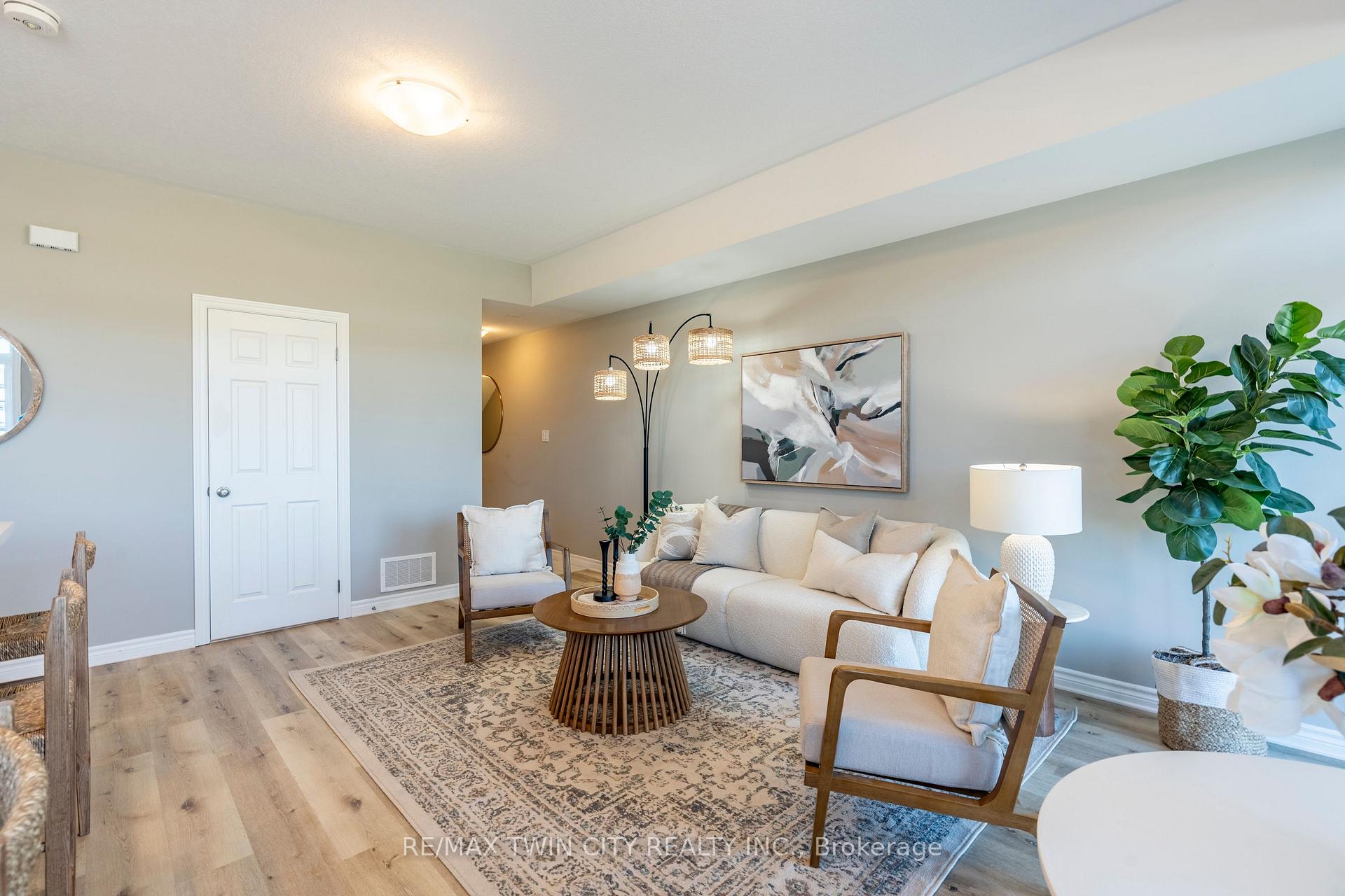 Photo 4 of 152 Wheat Lane, Kitchener — HOMEH