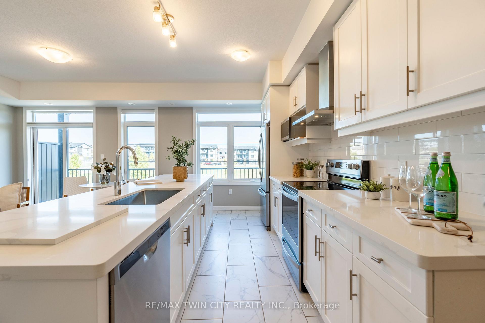 Photo 8 of 152 Wheat Lane, Kitchener — HOMEH