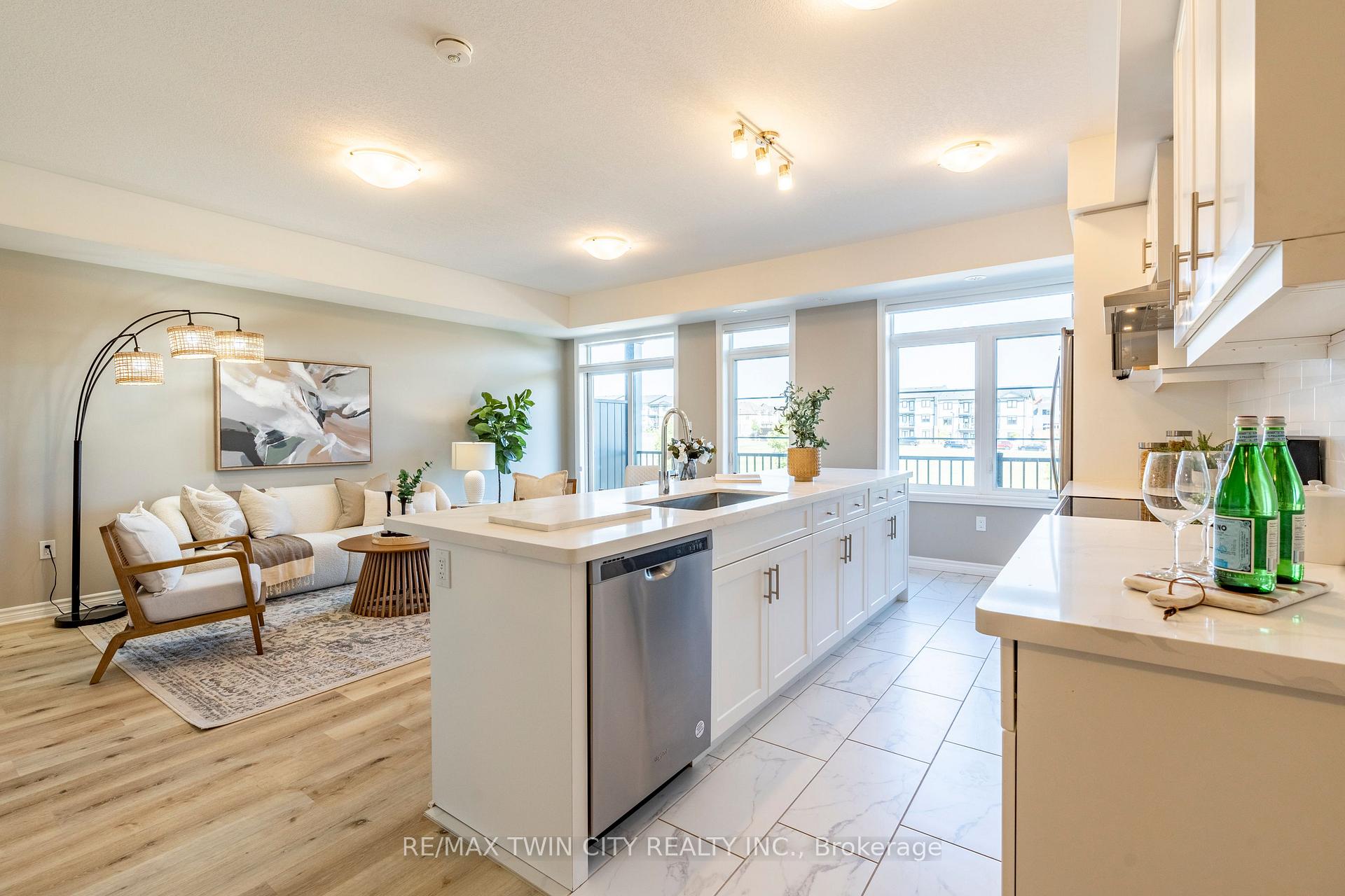 Photo 9 of 152 Wheat Lane, Kitchener — HOMEH