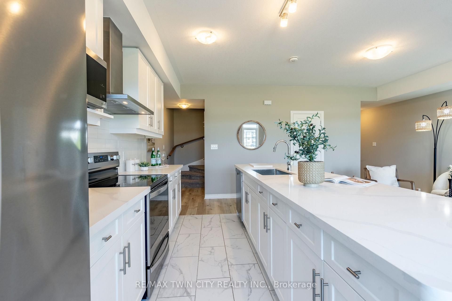 Photo 10 of 152 Wheat Lane, Kitchener — HOMEH