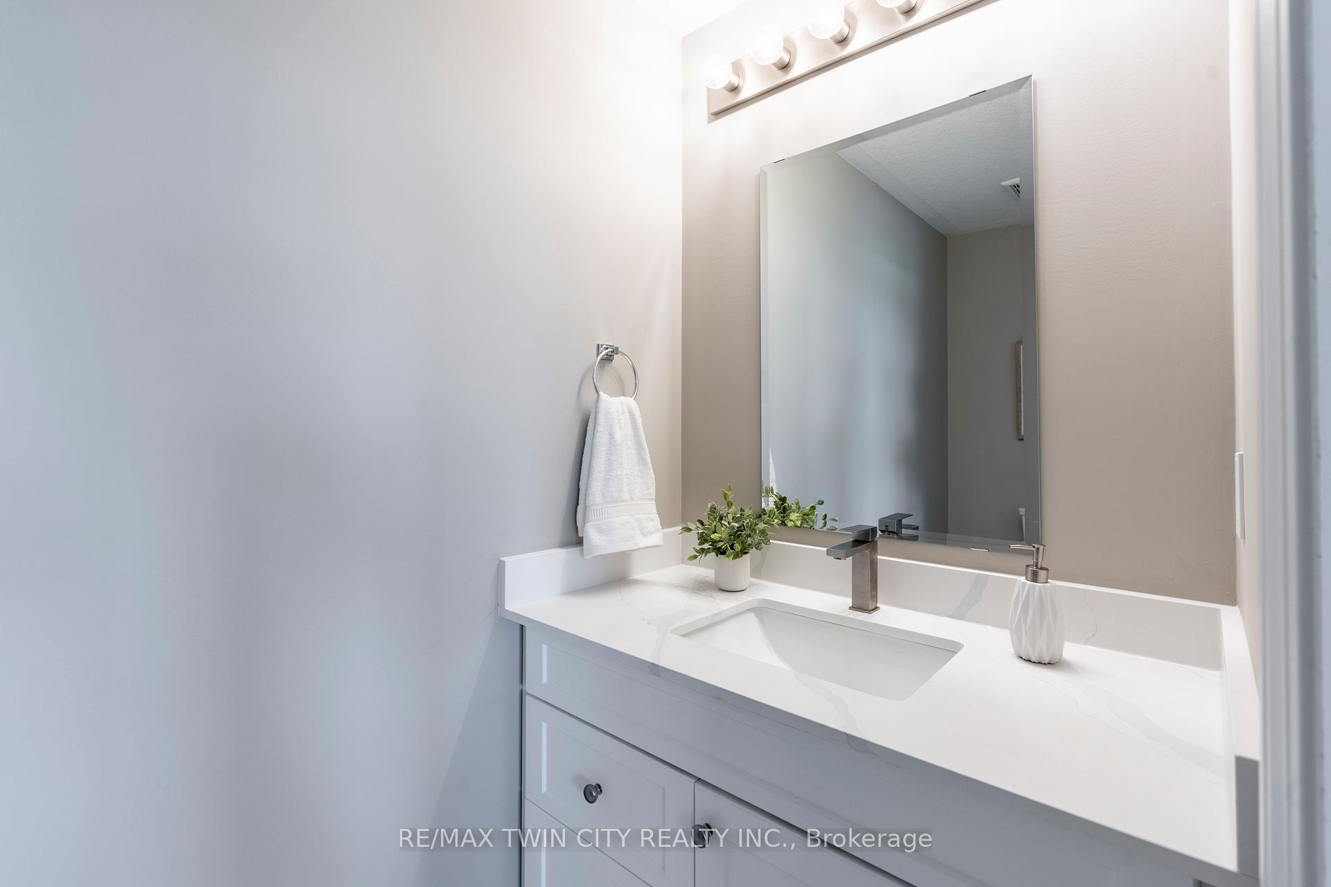 Photo 12 of 152 Wheat Lane, Kitchener — HOMEH