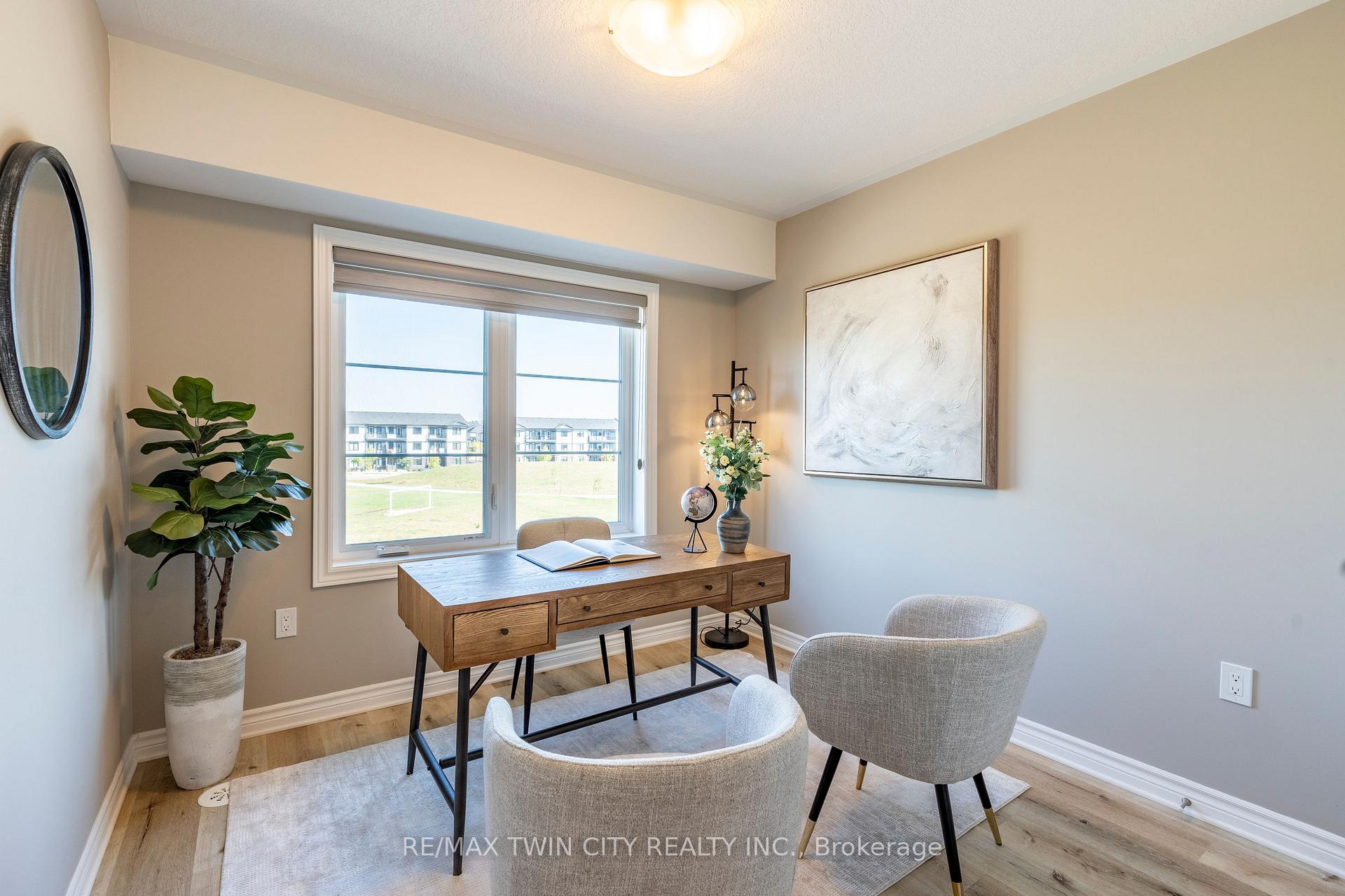 Photo 13 of 152 Wheat Lane, Kitchener — HOMEH