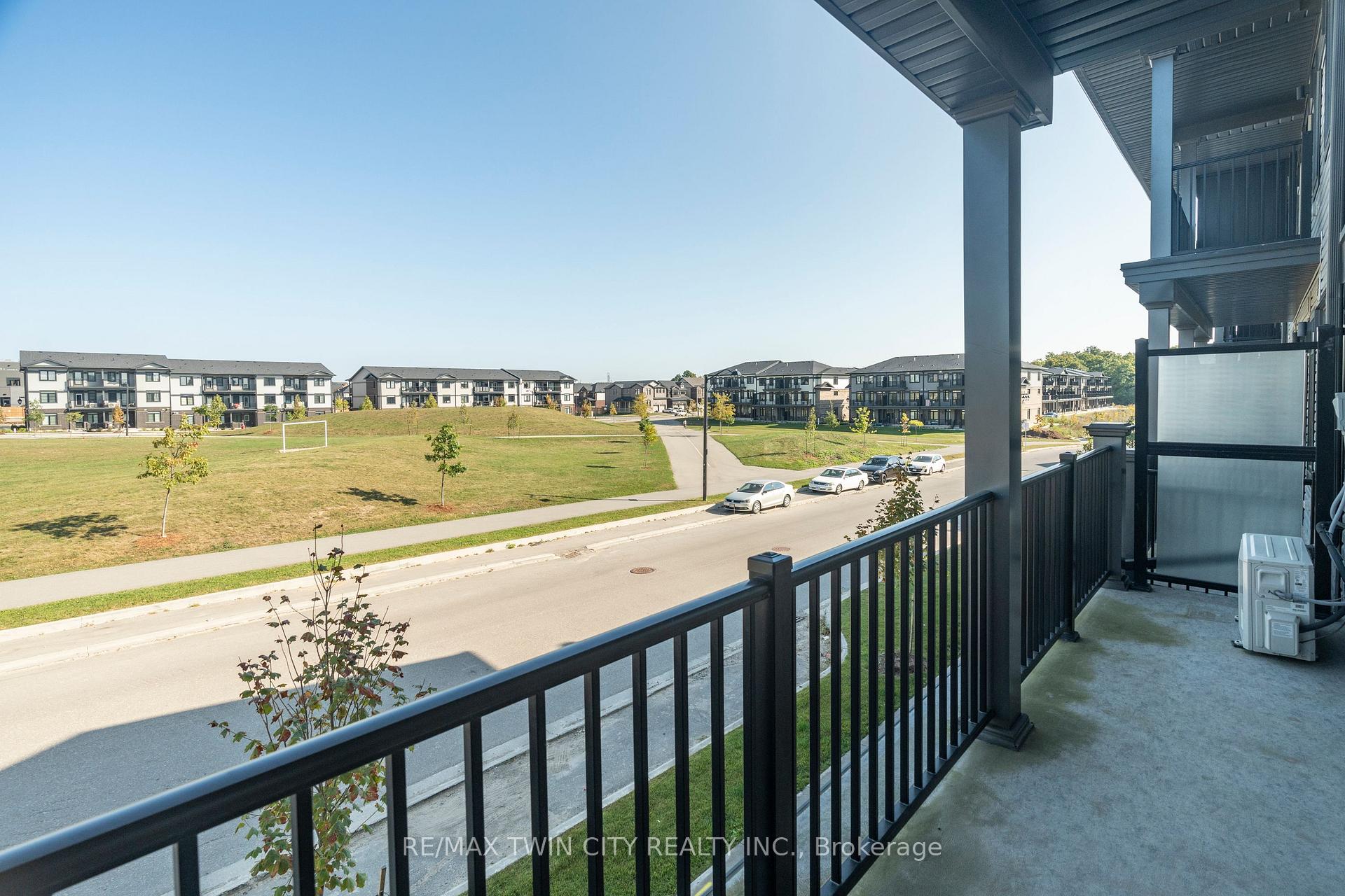 Photo 23 of 152 Wheat Lane, Kitchener — HOMEH