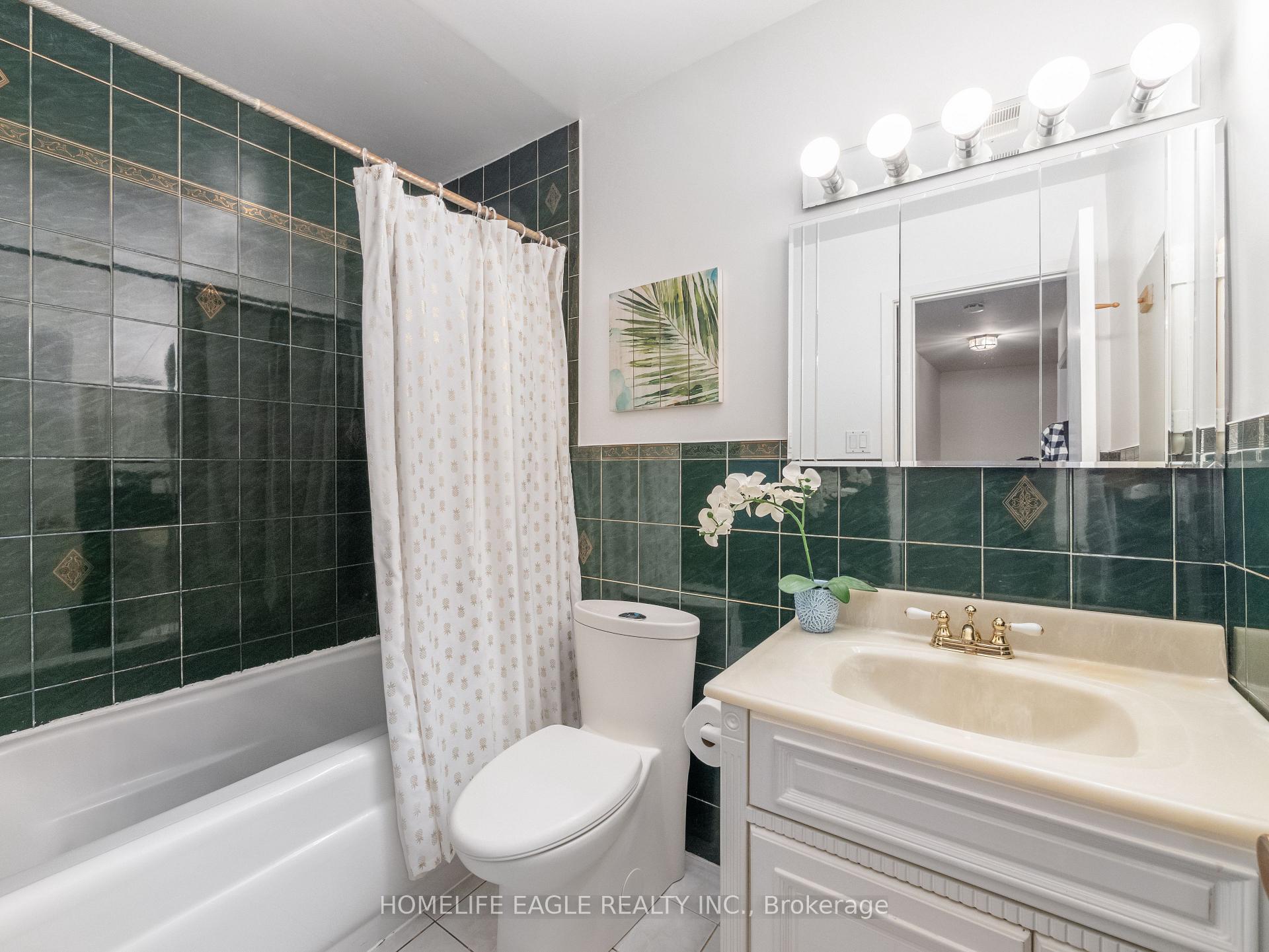 Photo 12 of Unit 47, 64 Poplar Crescent, Aurora, Aurora Highlands — HOMEH