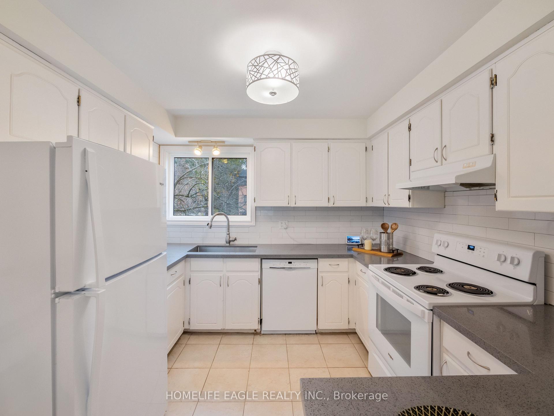 Photo 21 of Unit 47, 64 Poplar Crescent, Aurora, Aurora Highlands — HOMEH