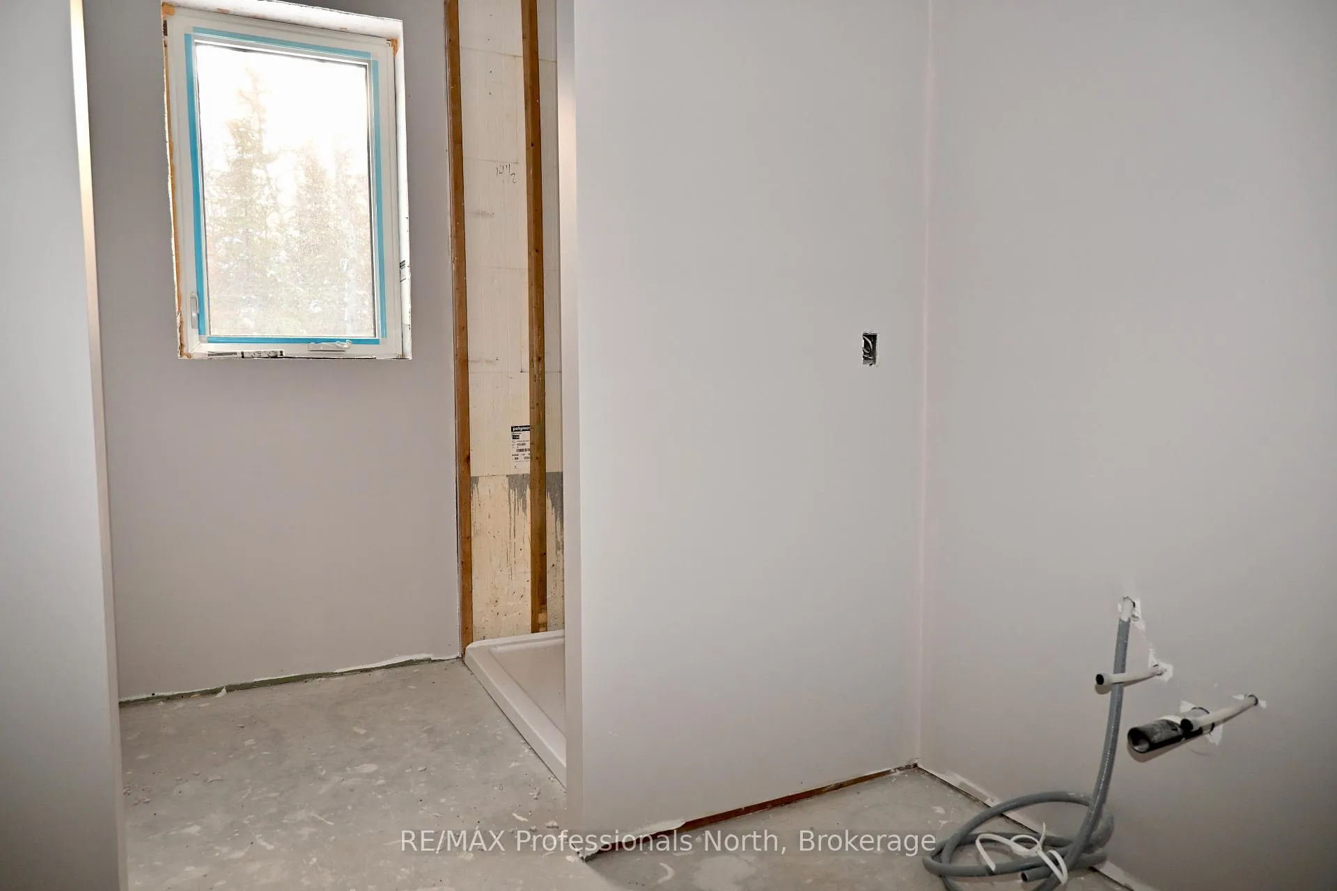 Photo 27 of 121 Loon Lake Road, Magnetawan — HOMEH