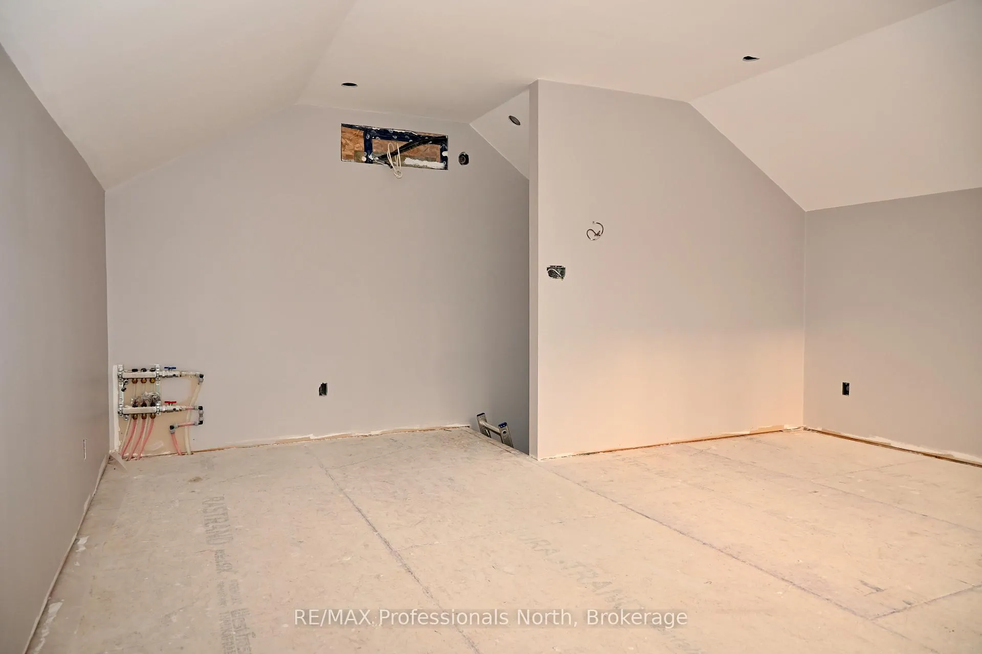Photo 69 of 121 Loon Lake Road, Magnetawan — HOMEH