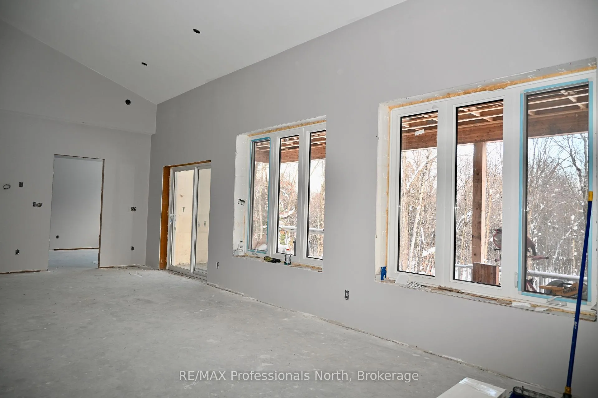 Photo 76 of 121 Loon Lake Road, Magnetawan — HOMEH