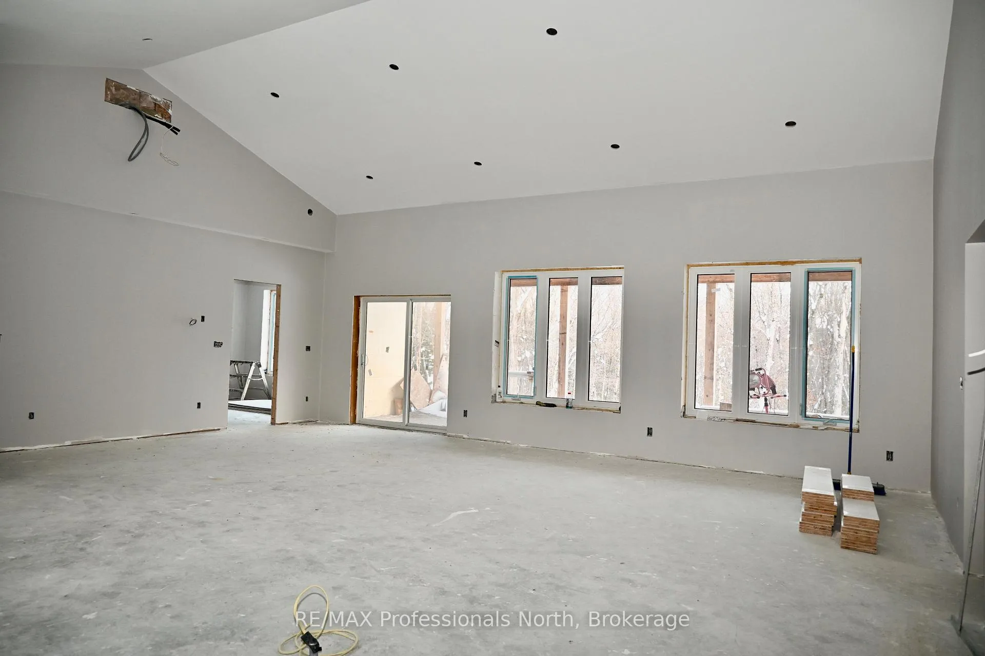 Photo 84 of 121 Loon Lake Road, Magnetawan — HOMEH