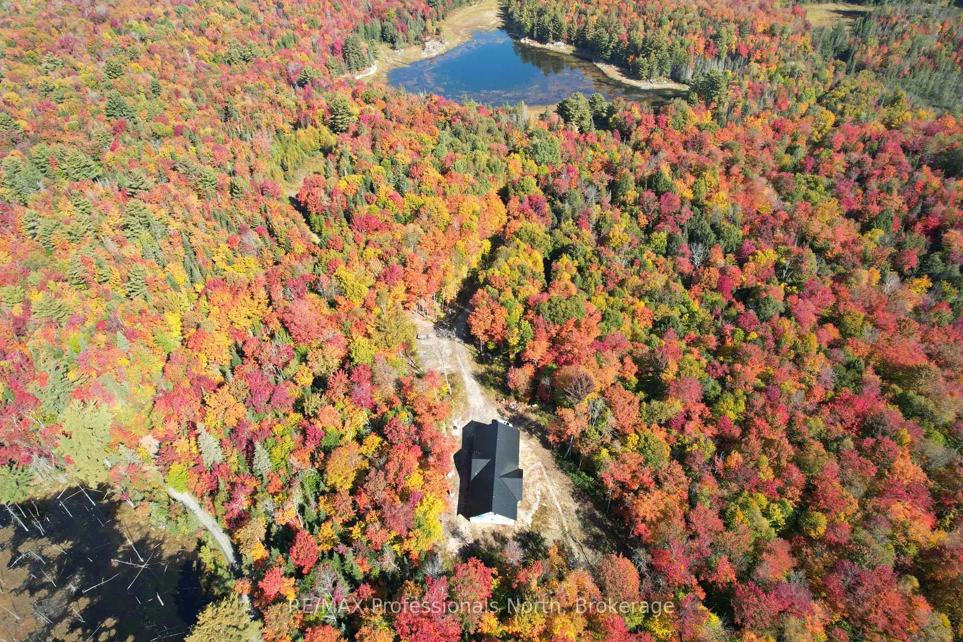Photo 3 of 121 Loon Lake Road, Magnetawan — HOMEH