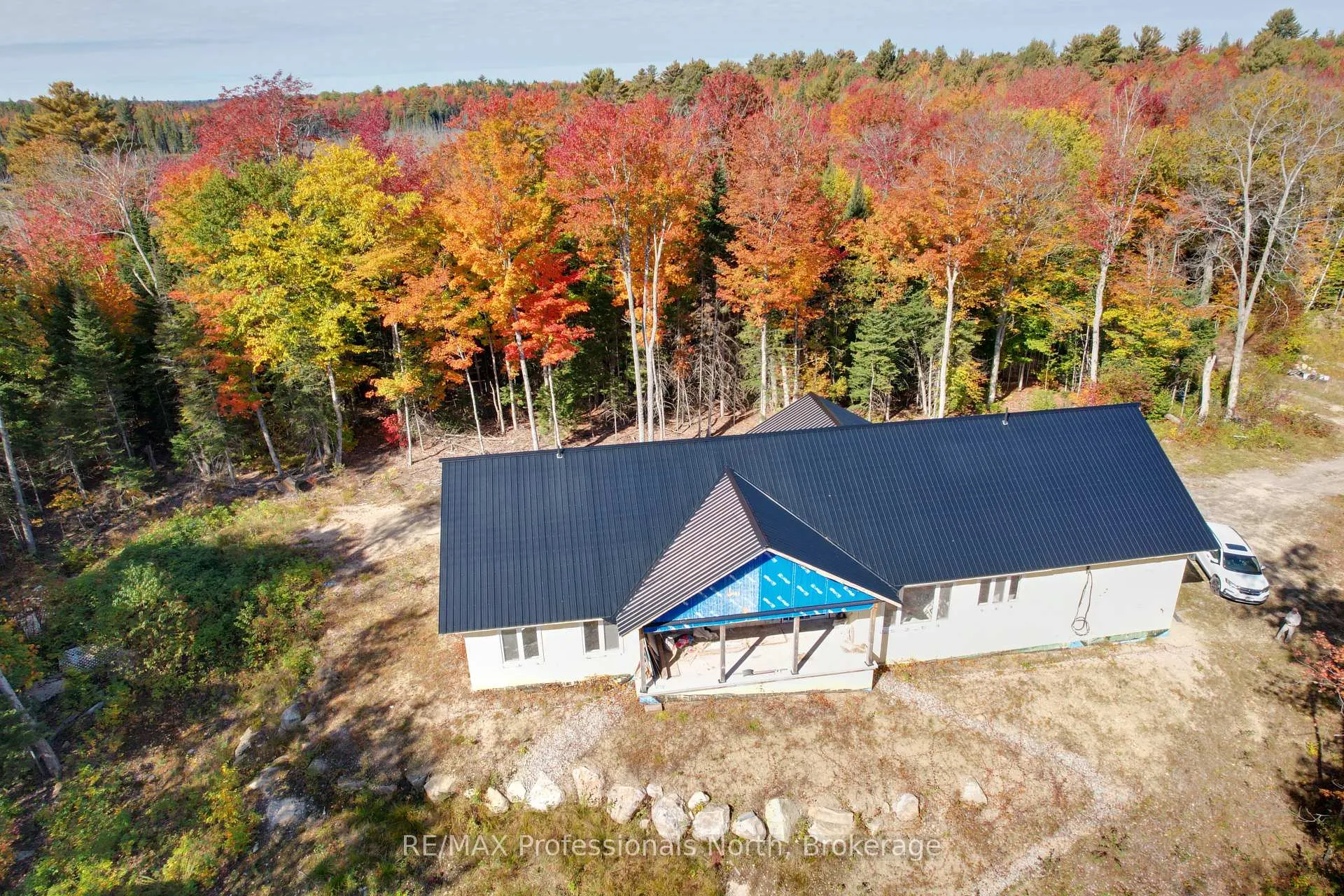 Photo 5 of 121 Loon Lake Road, Magnetawan — HOMEH