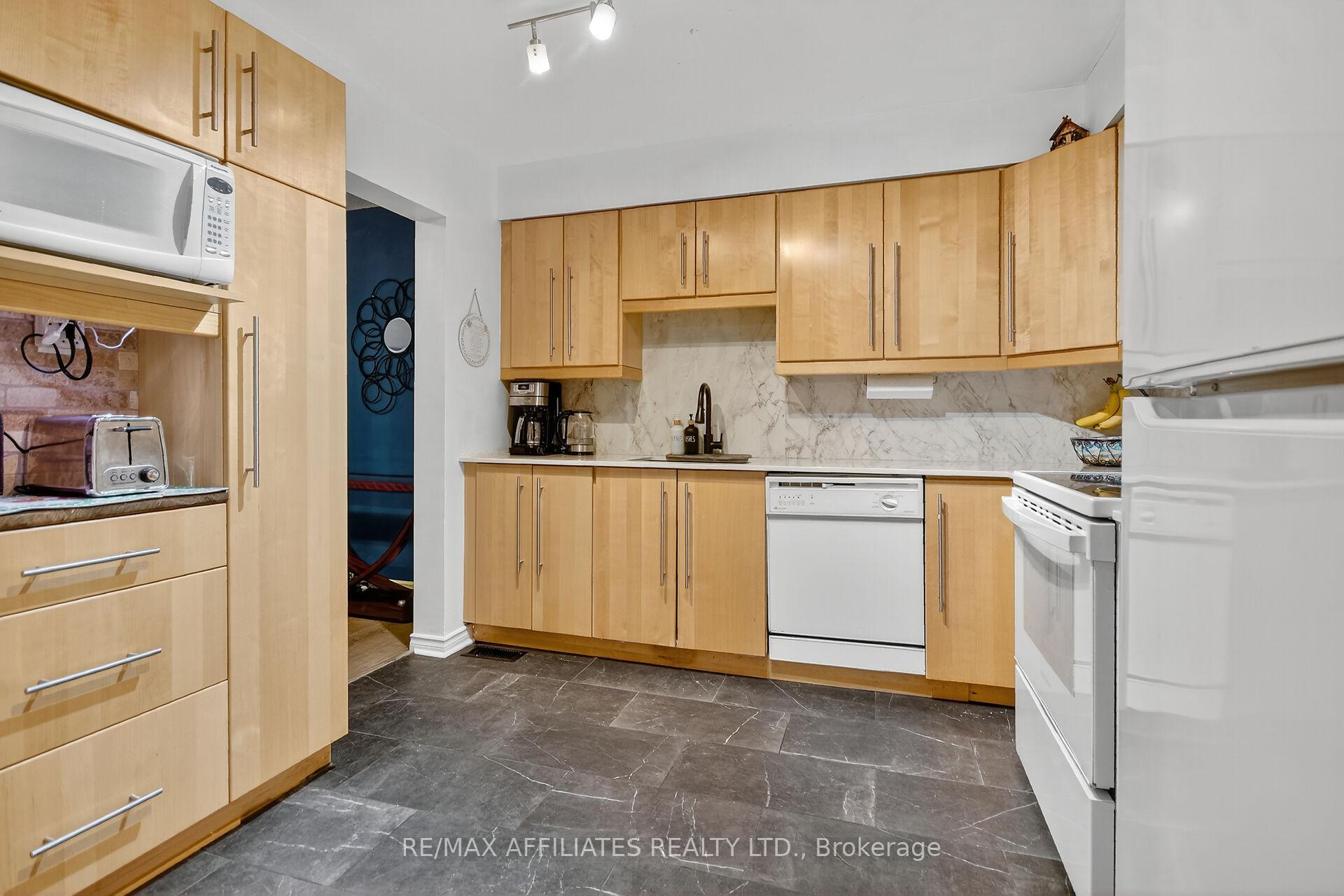 Photo 3 of Unit 17, 73 Clarkson Crescent, Ottawa, Kanata - Katimavik — HOMEH