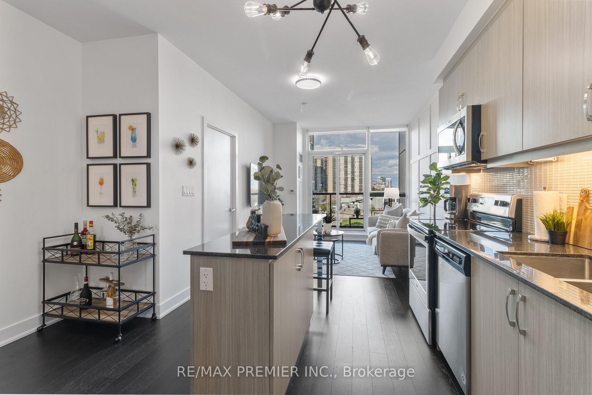 Photo 13 of Unit 404, 1486 Bathurst Street, Toronto, Humewood-Cedarvale — HOMEH