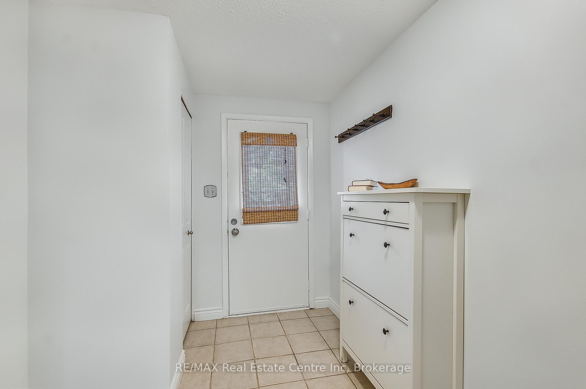 Photo 3 of Unit 35, 80 Old Country Drive, Kitchener — HOMEH