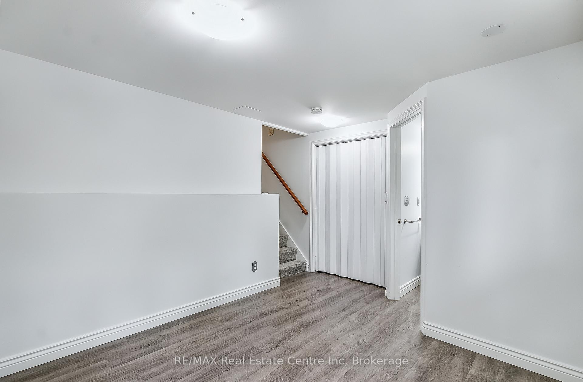Photo 4 of Unit 35, 80 Old Country Drive, Kitchener — HOMEH