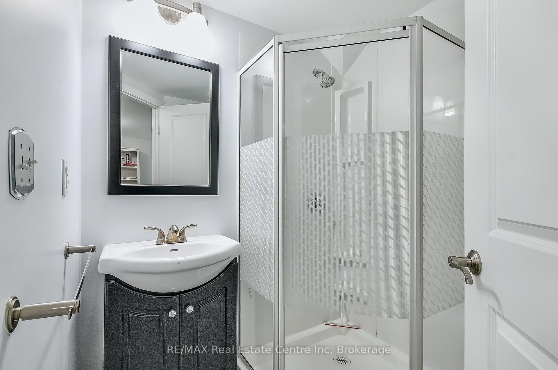 Photo 6 of Unit 35, 80 Old Country Drive, Kitchener — HOMEH