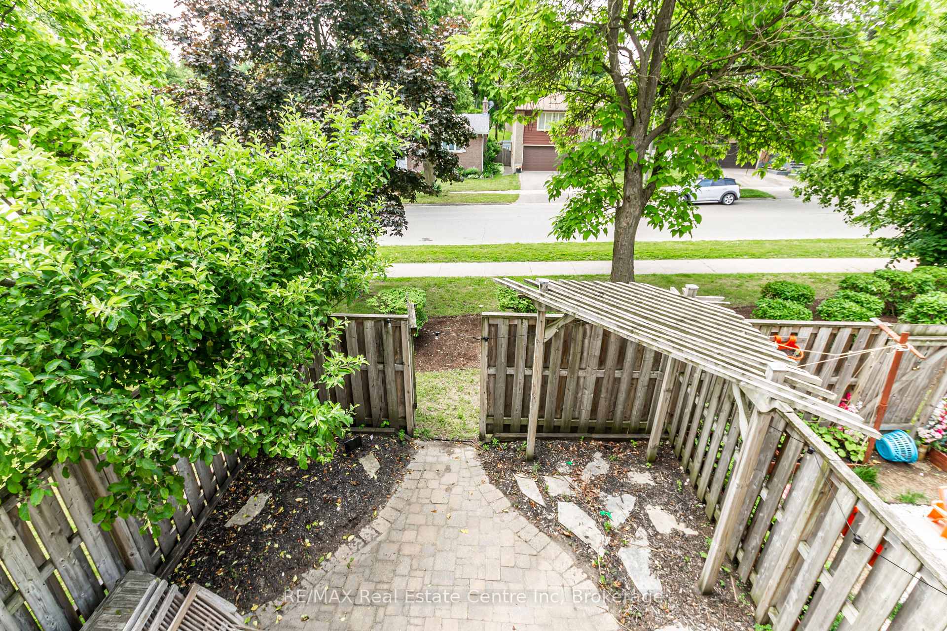 Photo 22 of Unit 35, 80 Old Country Drive, Kitchener — HOMEH