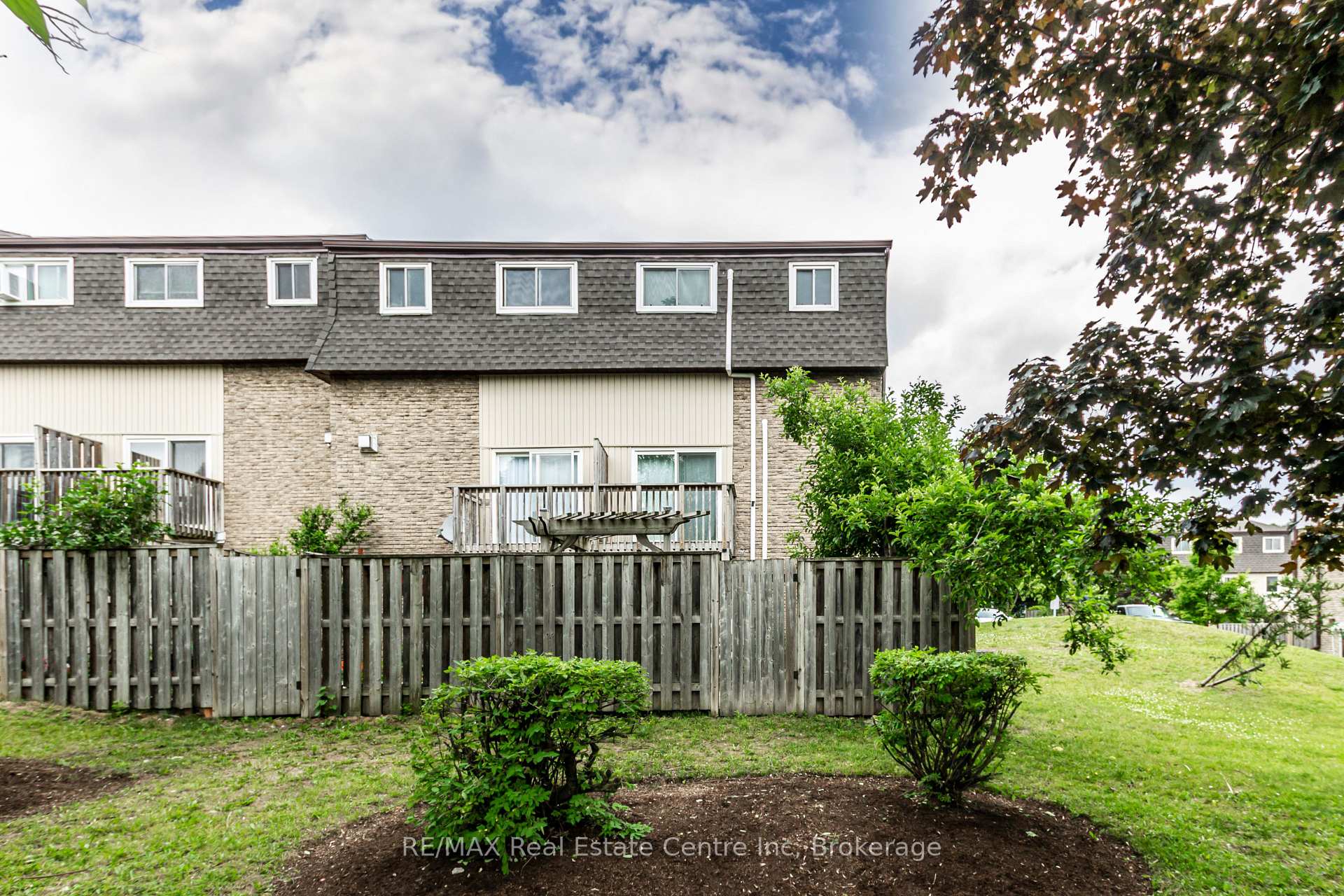 Photo 24 of Unit 35, 80 Old Country Drive, Kitchener — HOMEH