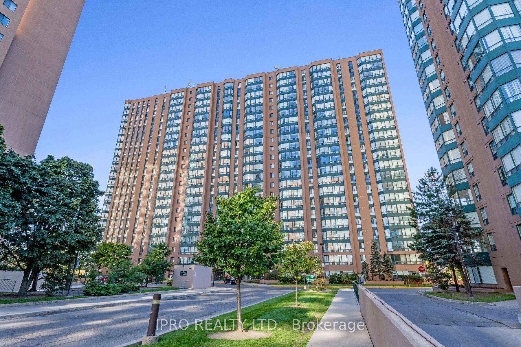 Front of Unit 912, 155 Hillcrest Avenue