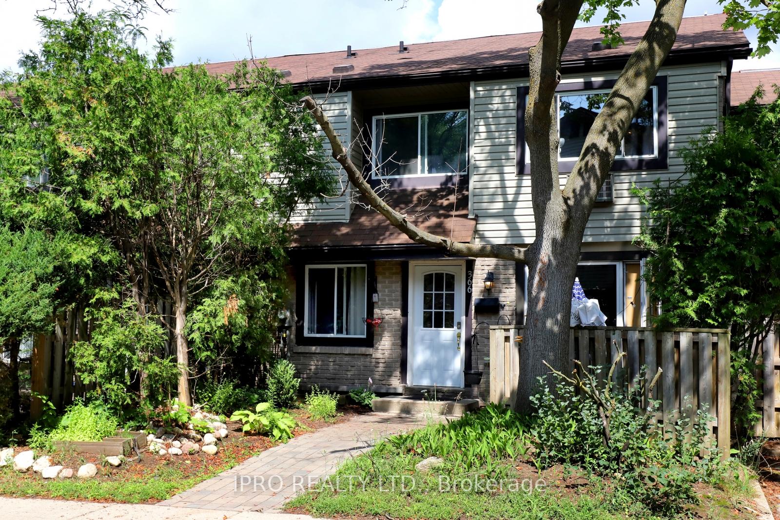 Photo 3 of 366 Scottsdale Drive, Guelph, Dovercliffe Park/Old University — HOMEH