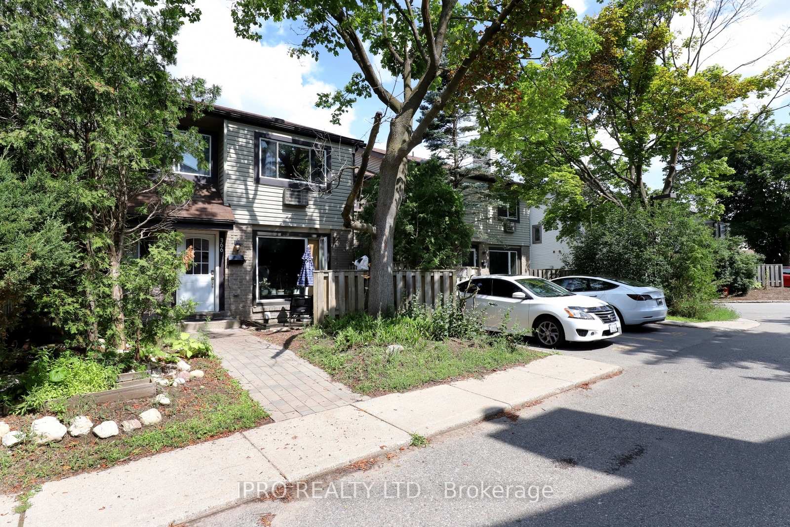 Photo 4 of 366 Scottsdale Drive, Guelph, Dovercliffe Park/Old University — HOMEH