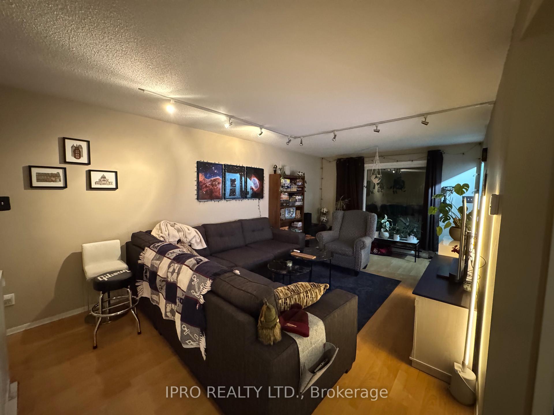 Photo 8 of 366 Scottsdale Drive, Guelph, Dovercliffe Park/Old University — HOMEH
