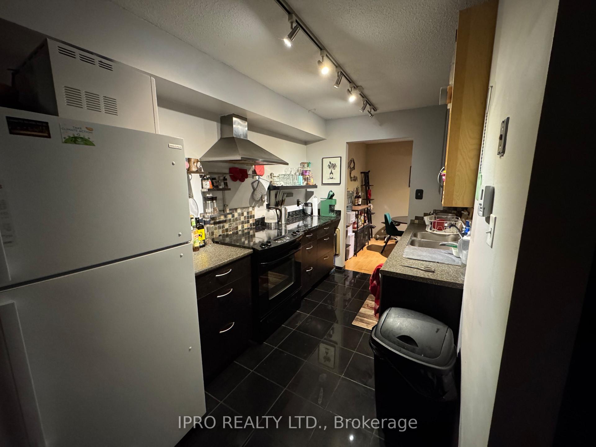 Photo 11 of 366 Scottsdale Drive, Guelph, Dovercliffe Park/Old University — HOMEH