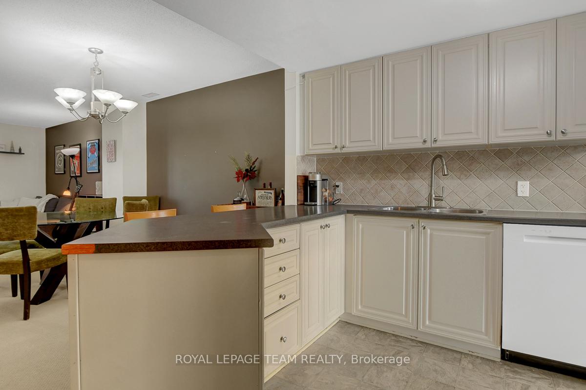 Photo 13 of Unit 18, 208 Chapman Mills Drive, Ottawa, Barrhaven - Strandherd — HOMEH